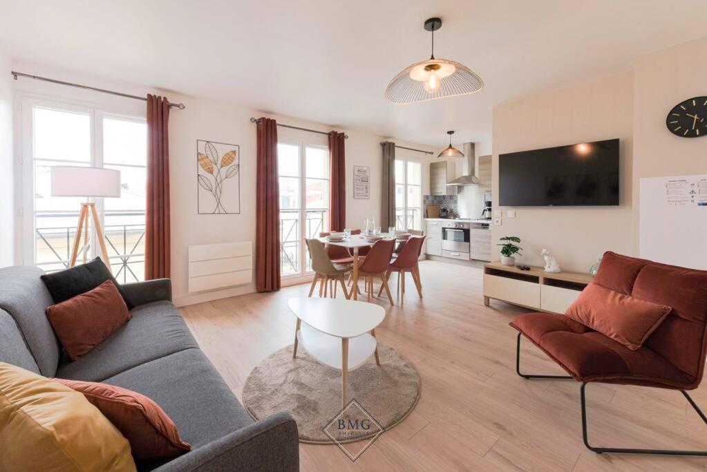 Royal Appartement Disneyland Bmyguest Serris Exterior foto